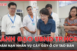 Lãnh đạo UBND TP.HCM thăm nạn nhân vụ cây gãy nhánh gây thương vong tại công viên Tao Đàn