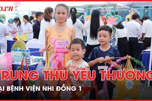 Mang Trung thu đến với các bệnh nhi tại Bệnh viện Nhi đồng 1 