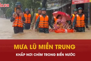 Toàn cảnh mưa lũ miền Trung, nhấn chìm hàng nghìn ngôi nhà trong biển nước