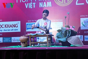 Thí sinh hoa hậu pha chén trà 3 miền 