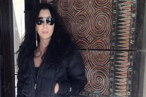 Danh ca Cher đang chiến đấu với bệnh tật