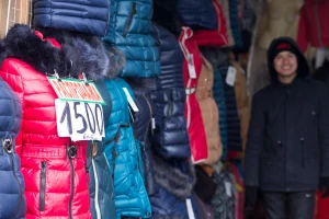 Người Việt tại Nga: 'Nằm im' đợi vụ xuân hè 