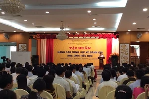 Thông tư 30: Sao không cho giáo viên sử dụng CNTT?