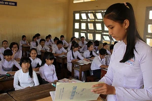 Sáu băn khoăn nếu trả “lương” cho lớp trưởng