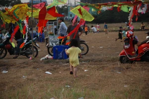 Trở lại đồng diều Hóc Môn sau vụ tai nạn