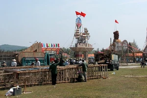  Ngỡ ngàng với những cổng trại khổng lồ