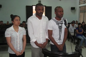 Xét xử băng nhóm người nước ngoài lấy cắp thông tin qua mạng để lừa đảo 