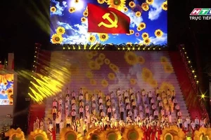 Hoành tráng chương trình nghệ thuật đặc biệt Đất nước trọn niềm vui 