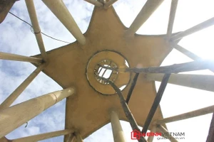 “Thót tim” khi leo lên ngôi nhà tự xây của dị nhân xứ Nghệ