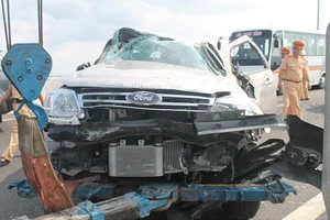 Gia đình nhà văn Gào gặp tai nạn nghiêm trọng trên cao tốc TP.HCM - Long Thành