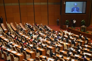 Nhân dân bất bình Trung Quốc cải tạo đảo tại Trường Sa, Hoàng Sa