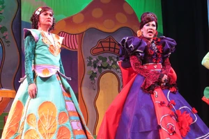 Thành Lộc liên tục thay đến bốn vai trong ‘Ngày xửa ngày xưa hè 2015’