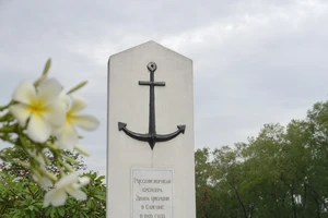 Mộ lính Nga trên đất Bình Dương