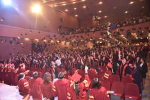 Bài diễn văn xúc động trong lễ tốt nghiệp của các tân khoa