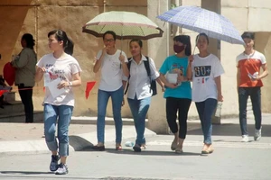 Đề thi và gợi ý bài giải môn Hóa Học