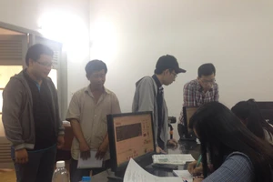 Thí sinh nháo nhào tìm nơi nộp đơn phúc khảo bài thi THPT 