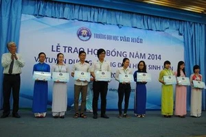 Đại học Văn Hiến, xét tuyển đầu vào ĐH 15 điểm, CĐ 12 điểm