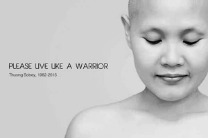 Tự sự xúc động của cô gái đầu trọc về người chị qua đời vì ung thư vú