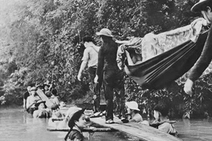 “Cầu người” - bức ảnh chiến tranh quí hiếm