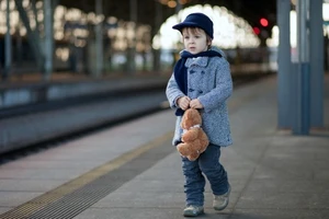 Bốn cách giúp con ứng phó khi đi lạc 