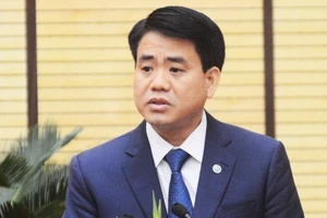 Tướng Chung đắc cử chức chủ tịch TP Hà Nội