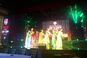 Vân Sơn mở nhà hát tại TP.HCM