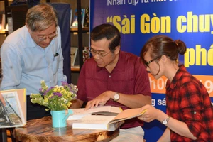 Sài Gòn chuyện đời của phố thu hút già - trẻ tứ phương