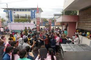 Công nhân ngừng việc tập thể vì chậm lương thưởng Tết