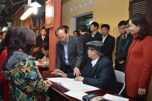 Bộ trưởng Văn hóa kiểm tra đột xuất các lễ hội sau tết