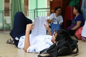 Thương những giấc ngủ thí sinh 