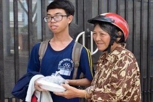 Cơm bà Ba dành cho sĩ tử