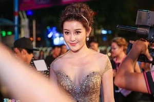 Sao Việt khoe sắc trên thảm đỏ trước giờ chung kết Hoa hậu Việt Nam 