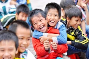 Giáo viên đòi 'quyền' dạy thêm: Coi trẻ em là công cụ kiếm tiền?