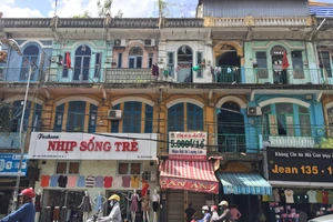 Đề nghị di dời khẩn cấp cư dân sống chung cư cổ khu Chợ Lớn