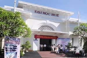 Đại học Huế giảm 50% học phí cho sinh viên bốn tỉnh miền Trung