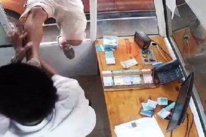 Yêu cầu làm rõ vụ CB kiểm lâm đánh nhân viên thu phí 