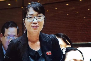 Không thể nói điều giáo viên tiếp khách là vui vẻ thôi