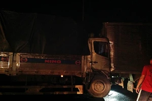 Tông xe dây chuyền trên cao tốc do mô tô đi ngược chiều