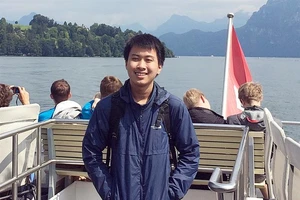 “Cậu bé vàng” Vật lí trường chuyên mang tên Đại tướng