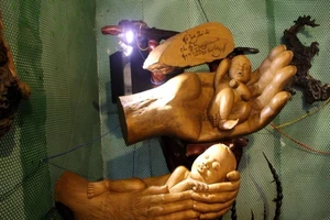 Thăm “hồn gỗ” của Trần Vinh 