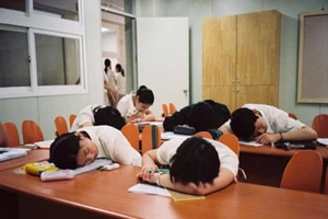 'Có học gì đâu mà bắt con đến lớp?'