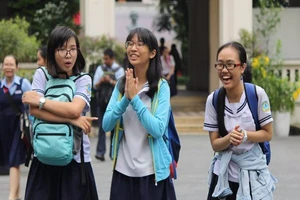 Đề thi môn Ngữ văn lớp 10: Học sinh chia làm “2 phe” 