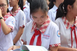 Hơn 71.000 thí sinh bắt đầu 'cuộc đua' vào lớp 10 công 