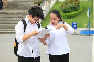 Giáo viên nhận định: Học sinh trung bình lấy 6 dễ dàng 