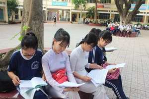 Đề thi, gợi ý bài giải môn Vật lý 