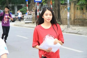 “Thi cử gì...bình yên quá vậy?“