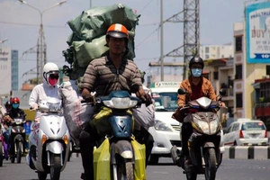 Nhiệt độ quá 43 độ C gây tổn thương 'cậu nhỏ' thế nào?