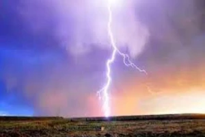 Sống lại sau khi bị sét đánh làm tim ngừng đập