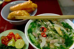 Những quán ăn trên 30 năm vẫn đắt khách ở Hà Nội