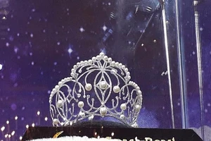 Công bố vương miện 'Hoa hậu Hoàn vũ VN 2017' 2,7 tỉ